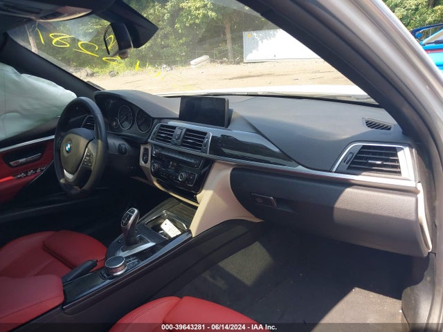 BMW 330i Xdrive 2017 WBA8D9C32HA005401 Image 5