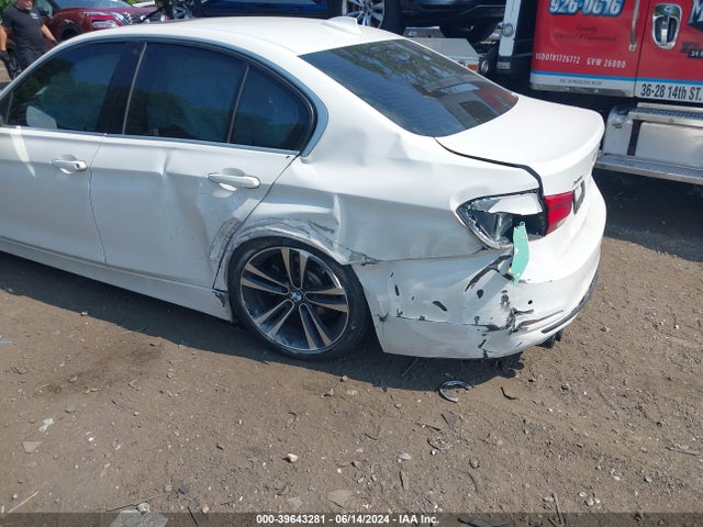 BMW 330i Xdrive 2017 WBA8D9C32HA005401 Image 6