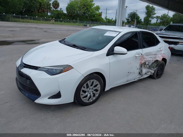 Toyota COROLLA LE 2019 5YFBURHE3KP880668 Image 2