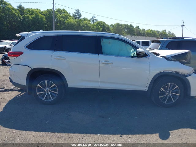 Toyota Highlander Xle 2019 5TDJZRFH7KS584067 Image 14