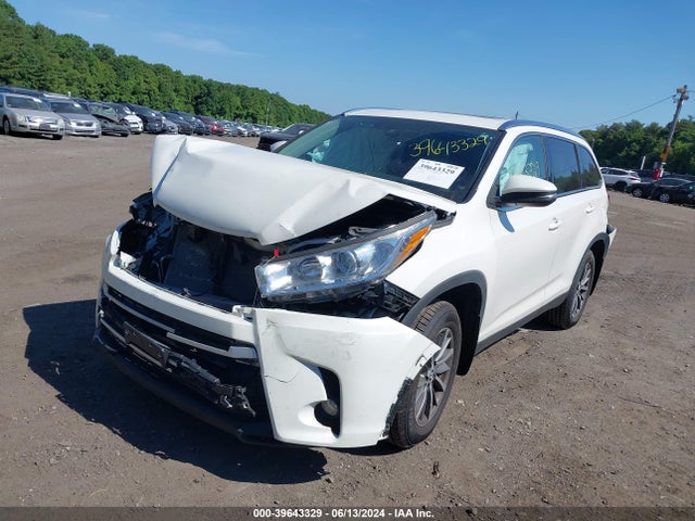 Toyota Highlander Xle 2019 5TDJZRFH7KS584067 Image 2