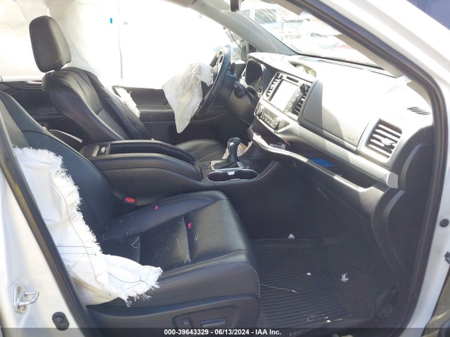 Toyota Highlander Xle 2019 5TDJZRFH7KS584067 Image 5