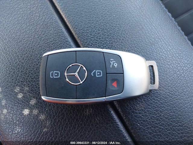 W1KWF8DBXMR632790 Mercedes-Benz C 300 Sedan