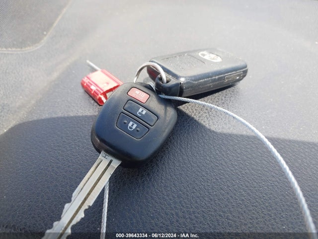 Toyota RAV4 LE 2014 JTMBFREV7EJ011451 Image 11
