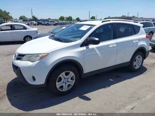 Toyota RAV4 LE 2014 JTMBFREV7EJ011451 Image 2