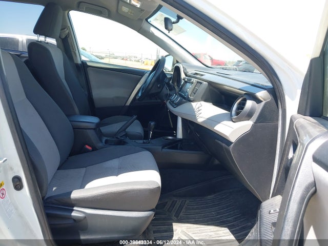 Toyota RAV4 LE 2014 JTMBFREV7EJ011451 Image 5