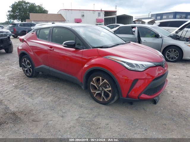 Toyota C-HR XLE 2020 JTNKHMBX7L1086372 main image