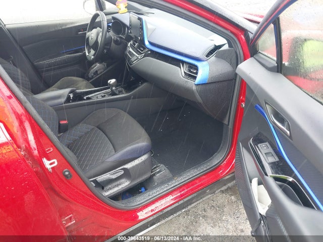 Toyota C-HR XLE 2020 JTNKHMBX7L1086372 Image 5
