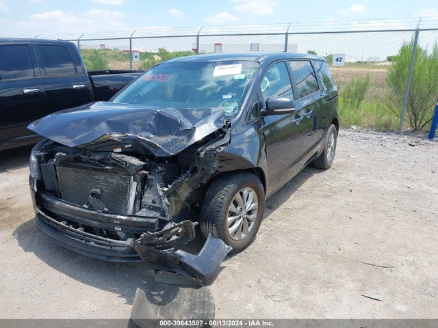 KIA SEDONA LX 2020 KNDMB5C10L6600709 Image 2
