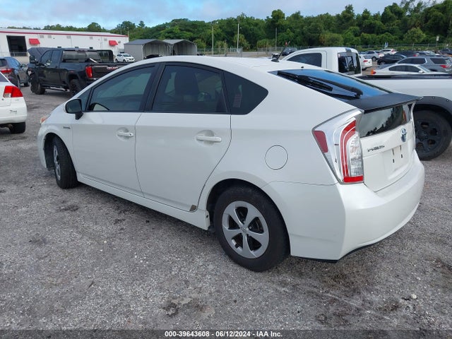 Toyota Prius Two 2014 JTDKN3DUXE0372607 Image 3