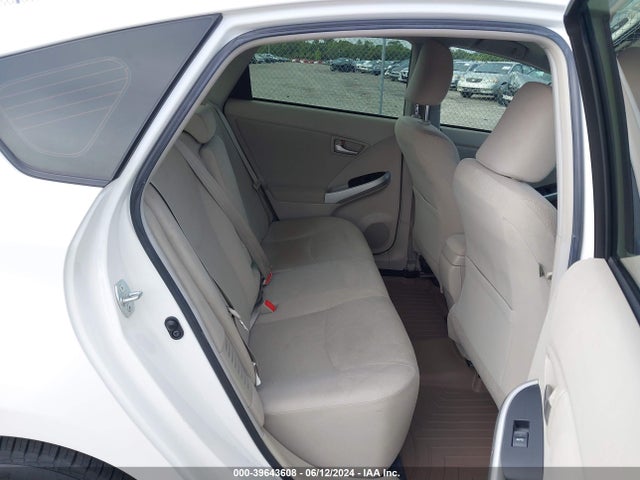 Toyota Prius Two 2014 JTDKN3DUXE0372607 Image 8