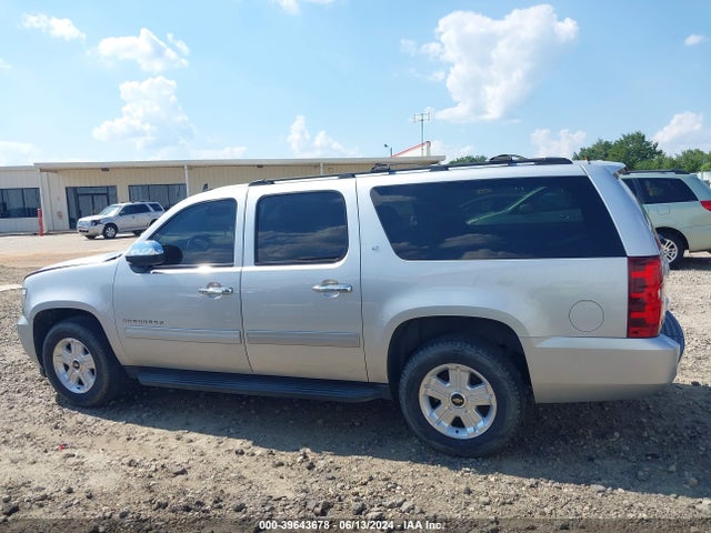 Chevrolet Suburban 1500 Lt 2014 1GNSCJE03ER215302 Image 14