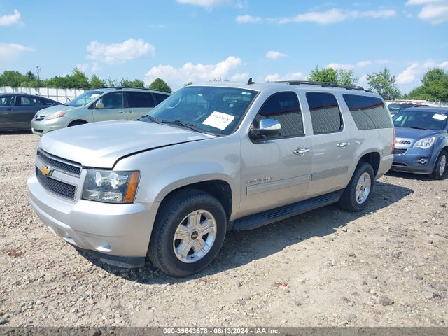 Chevrolet Suburban 1500 Lt 2014 1GNSCJE03ER215302 Image 2