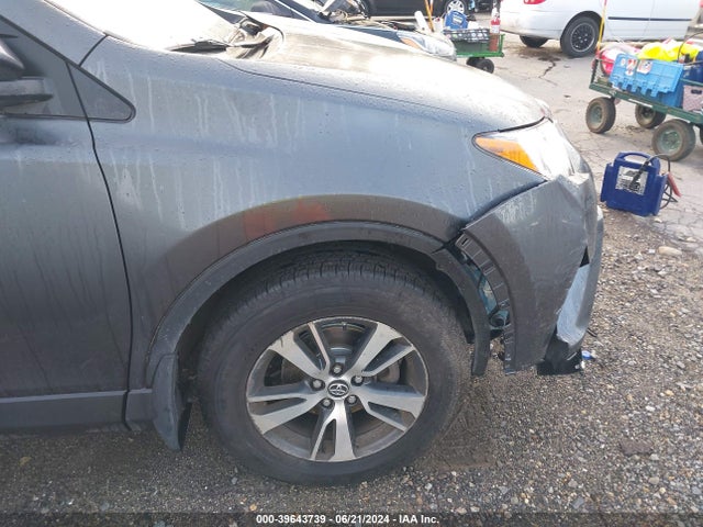 Toyota Rav4 Xle 2017 JTMRFREV8HD201759 Image 17