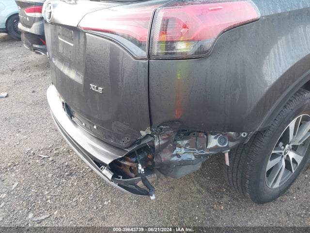 Toyota Rav4 Xle 2017 JTMRFREV8HD201759 Image 18