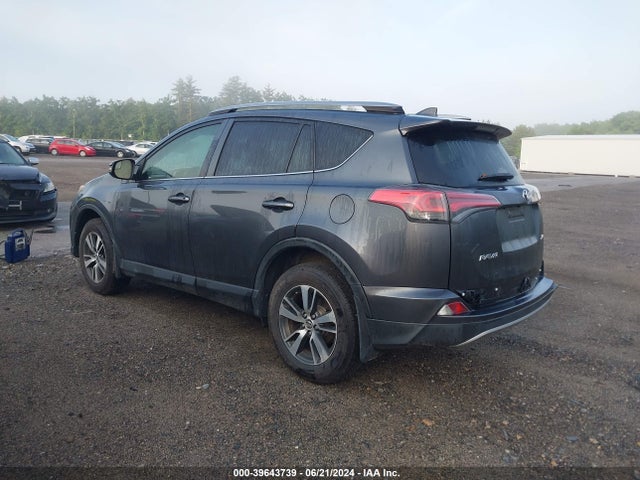 Toyota Rav4 Xle 2017 JTMRFREV8HD201759 Image 3