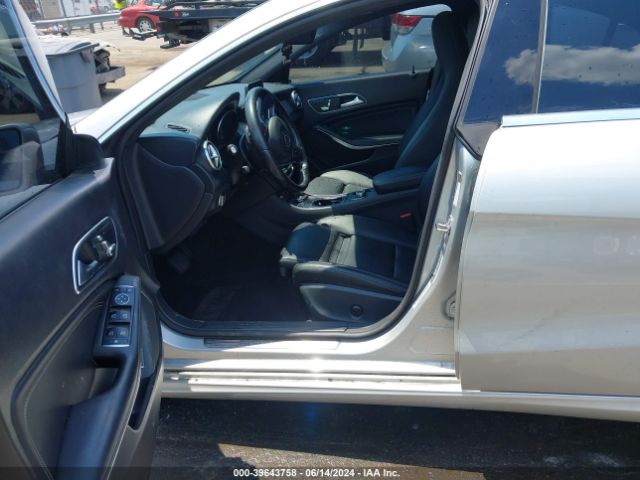 WDDSJ4GB9KN727475 Mercedes-Benz CLA 250 4MATIC
