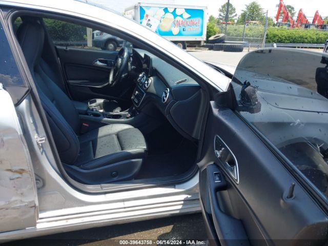 WDDSJ4GB9KN727475 Mercedes-Benz CLA 250 4MATIC