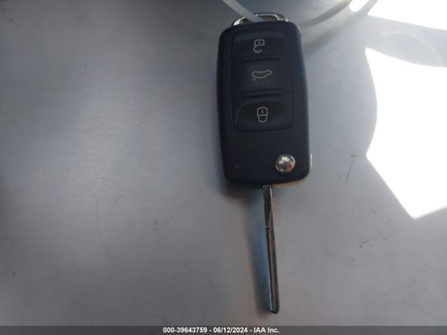 WVGAV7AX2GW525476 Volkswagen TIGUAN SE