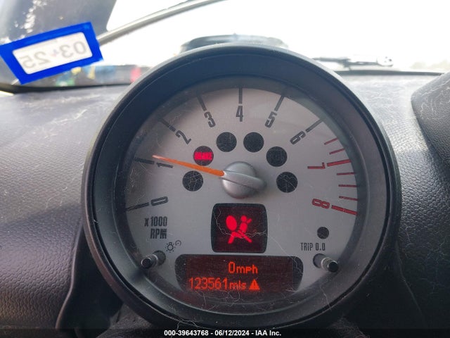 2011 MINI COOPER COUNTRYMAN WMWZB3C58BWH95406 Photo 6