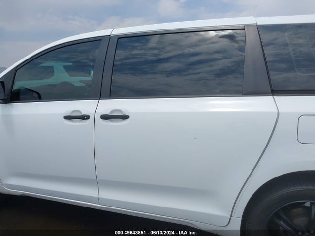 Toyota Sienna L 7 Passenger 2017 5TDZZ3DC6HS802824 Image 14