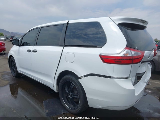 Toyota Sienna L 7 Passenger 2017 5TDZZ3DC6HS802824 Image 3
