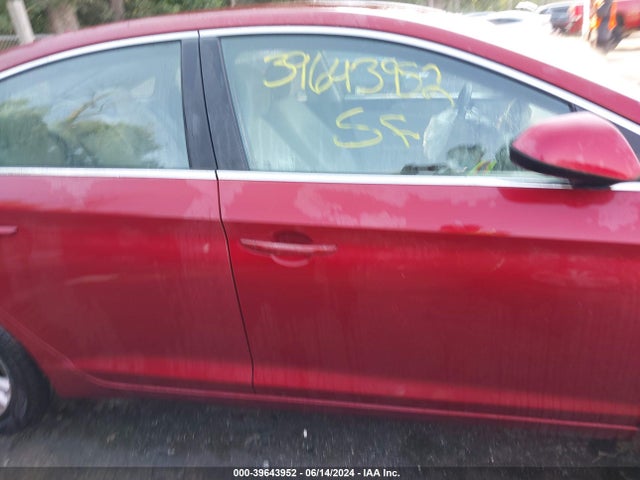 Hyundai Sonata 2016 5NPE24AF4GH404135 Image 13