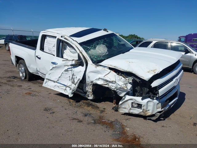 2016 1GC1KWEG8GF276005 main image