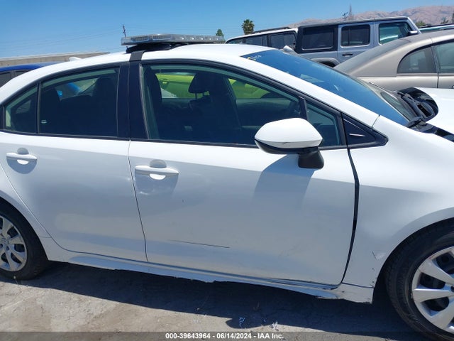 Toyota COROLLA LE 2022 JTDEPMAEXN3015226 Image 13