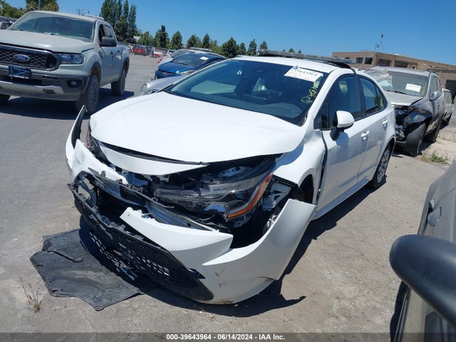 Toyota COROLLA LE 2022 JTDEPMAEXN3015226 Image 2