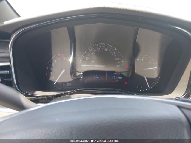 1GYKNARS1HZ208975 Cadillac Xt5 Standard