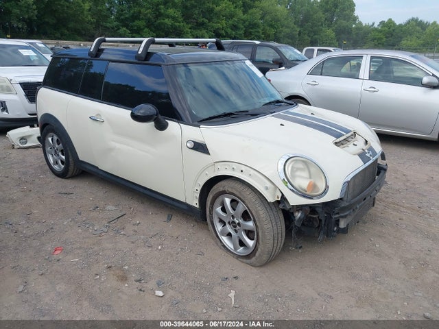 2010 MINI COOPER S CLUBMAN WMWMM3C52ATP94740 Photo 0
