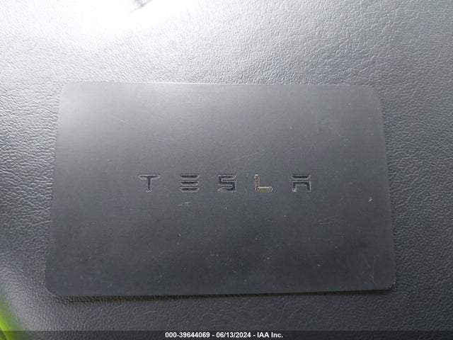 Tesla Model 3 Long Range/mid Range 2018 5YJ3E1EA0JF009533 Image 11