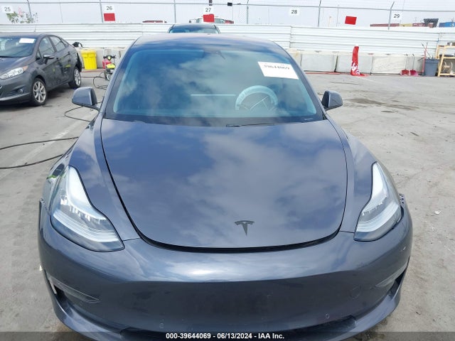 Tesla Model 3 Long Range/mid Range 2018 5YJ3E1EA0JF009533 Image 12