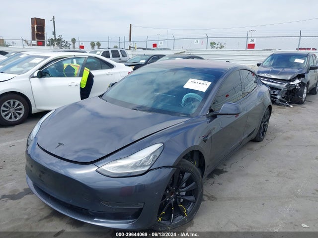 Tesla Model 3 Long Range/mid Range 2018 5YJ3E1EA0JF009533 Image 2
