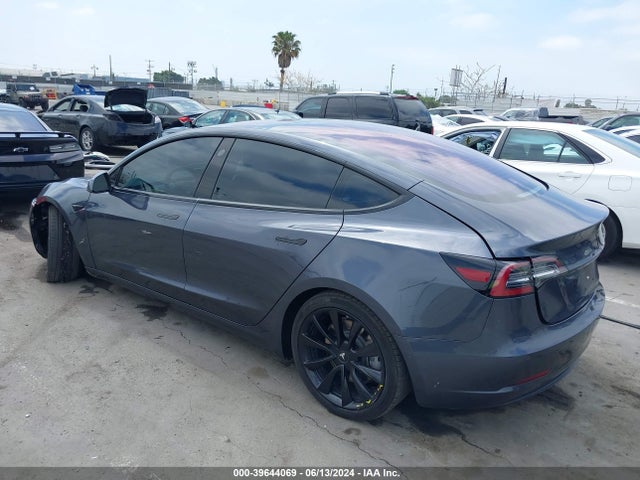 Tesla Model 3 Long Range/mid Range 2018 5YJ3E1EA0JF009533 Image 3