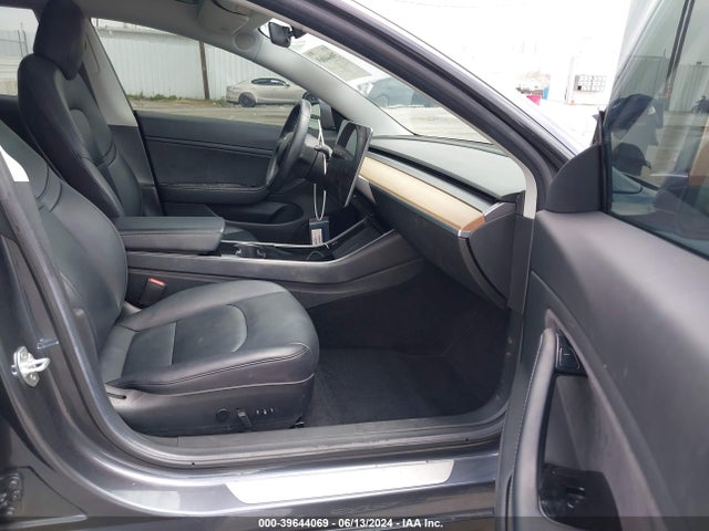 Tesla Model 3 Long Range/mid Range 2018 5YJ3E1EA0JF009533 Image 5