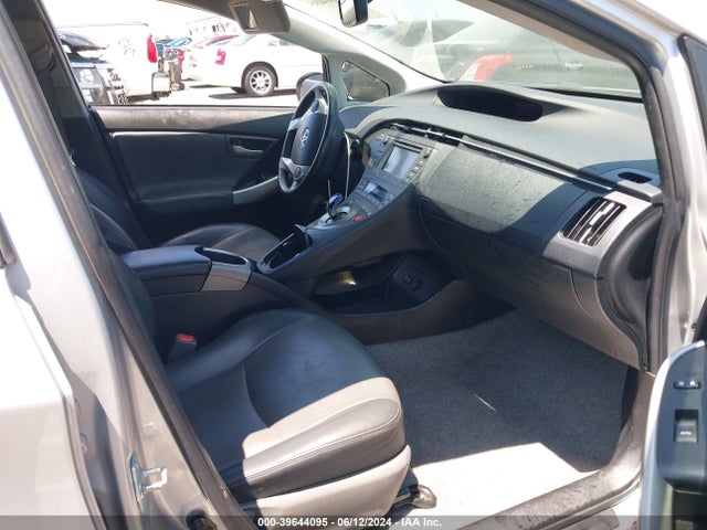 Toyota Prius Four 2014 JTDKN3DUXE1771771 Image 5