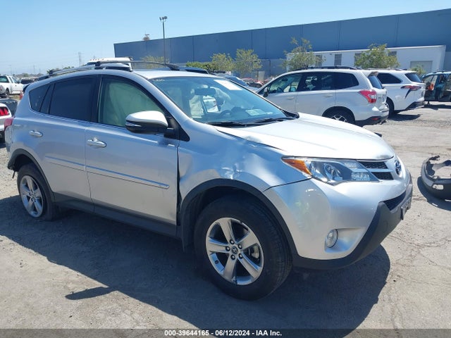 Toyota Rav4 Xle 2015 JTMWFREV8FJ057289 головне зображення