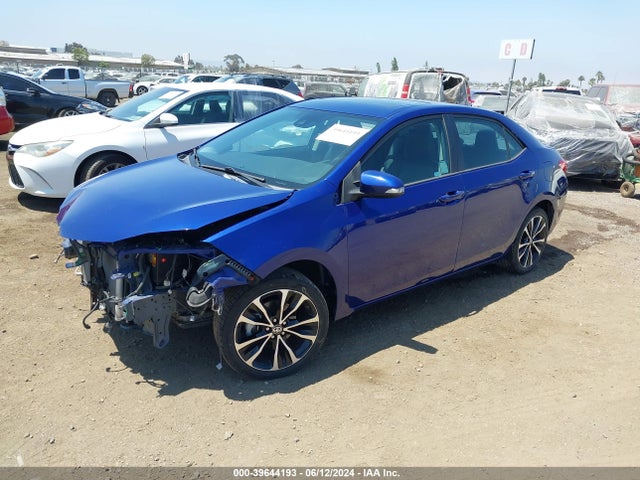Toyota COROLLA SE 2018 5YFBURHE3JP766796 Image 2