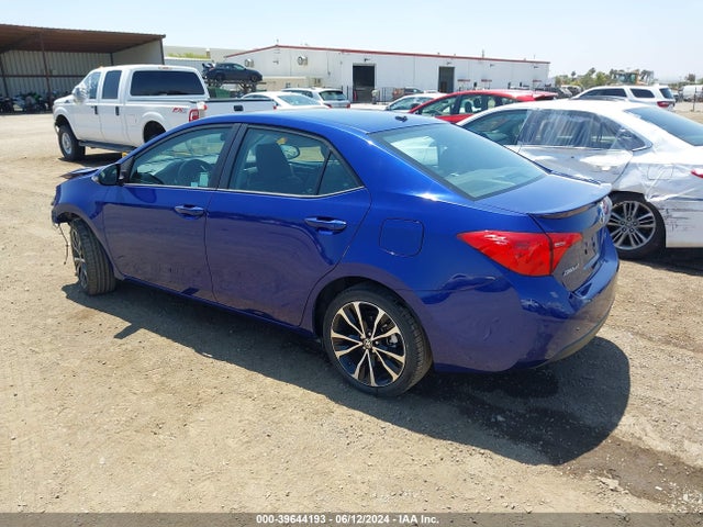 Toyota COROLLA SE 2018 5YFBURHE3JP766796 Image 3