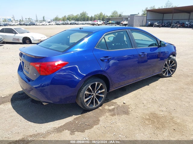 Toyota COROLLA SE 2018 5YFBURHE3JP766796 Image 4