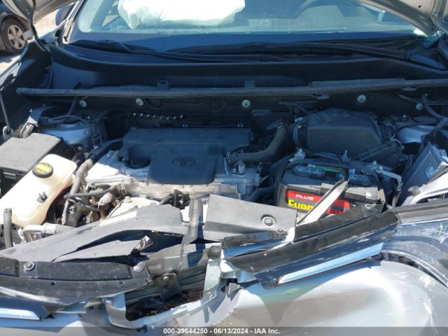 2T3ZFREV9GW262121 Toyota RAV4 LE