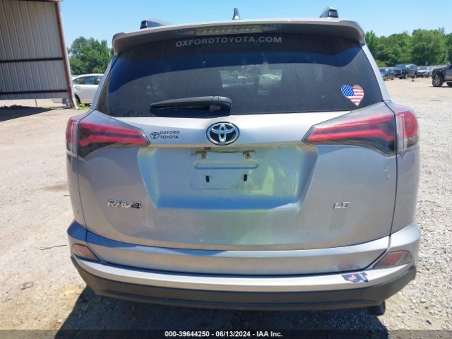 2T3ZFREV9GW262121 Toyota RAV4 LE