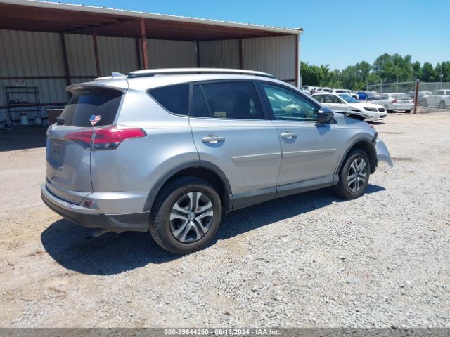 2T3ZFREV9GW262121 Toyota RAV4 LE