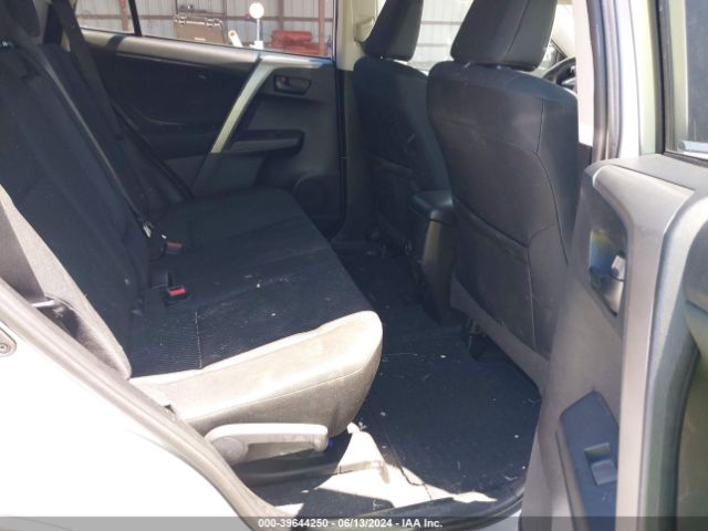 2T3ZFREV9GW262121 Toyota RAV4 LE