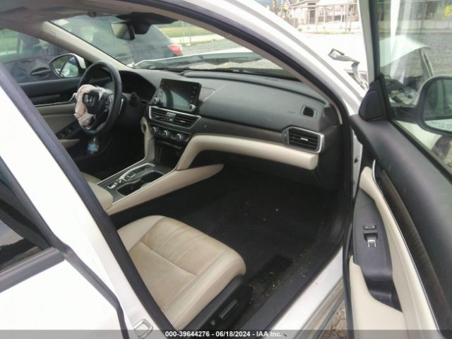 1HGCV2F9XKA000084 Honda Accord Touring 2.0t