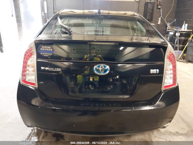 Toyota Prius Three 2014 JTDKN3DU9E0380472 Image 16
