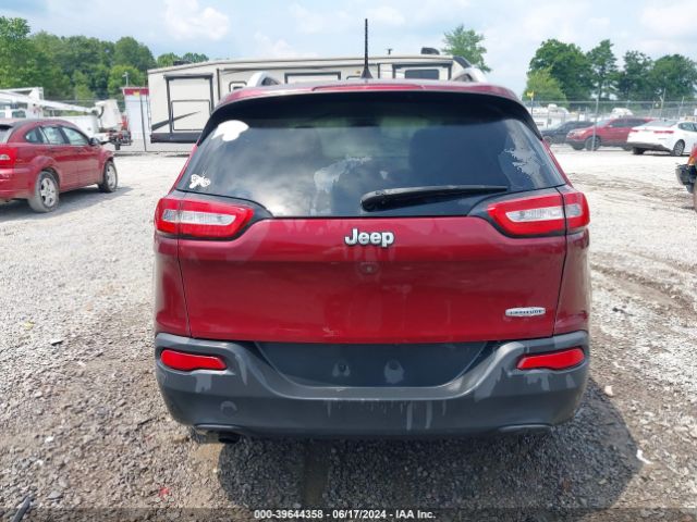 1C4PJLCB7JD605282 Jeep Cherokee Latitude
