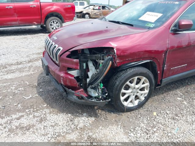 1C4PJLCB7JD605282 Jeep Cherokee Latitude